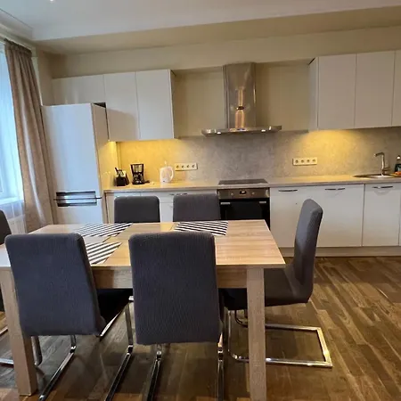 Riverside Embassy Huge With Free Parking Apartment Riga