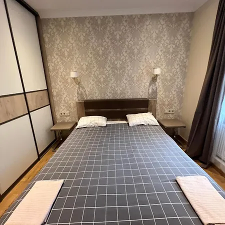 Riverside Embassy Huge With Free Parking Apartman *