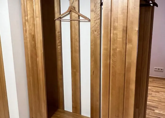 Riverside Embassy Huge With Free Parking * Riga