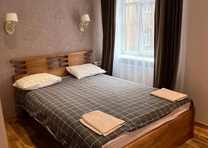 Riverside Embassy Huge With Free Parking Apartment