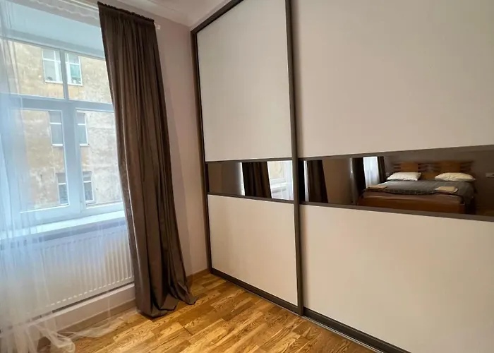 Riverside Embassy Huge With Free Parking Riga