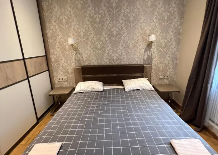 Riverside Embassy Huge With Free Parking Apartment *