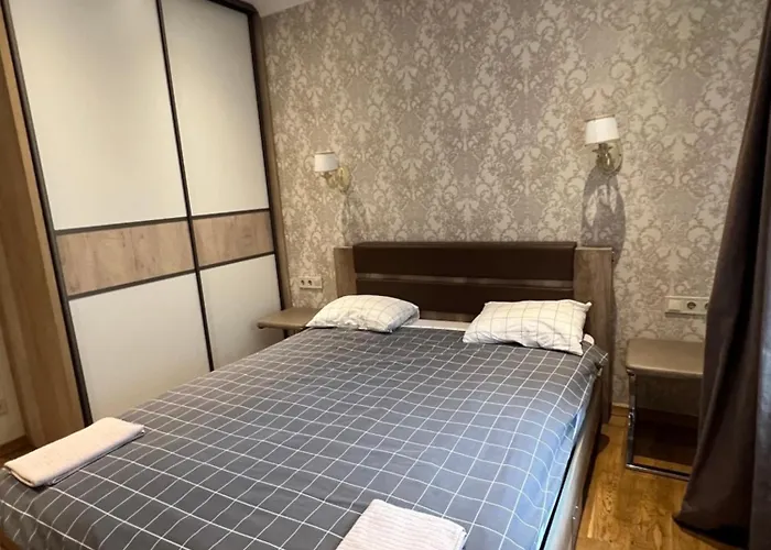 Riverside Embassy Huge With Free Parking Apartment