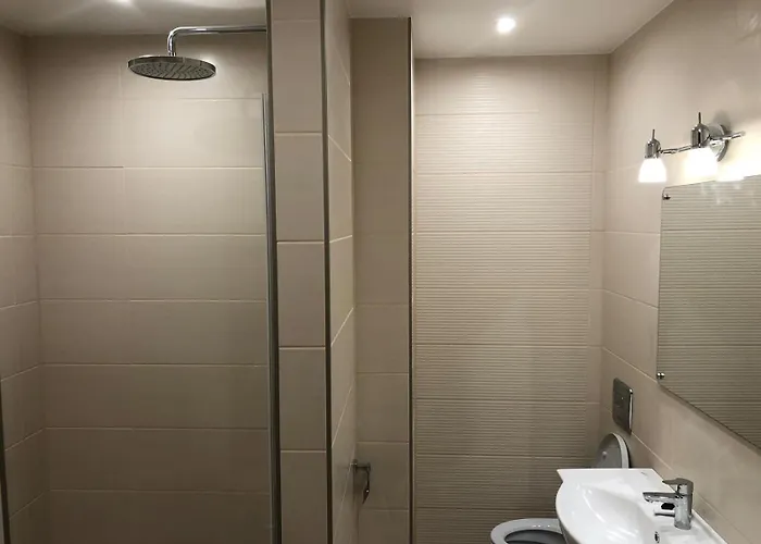 Apartment Riverside Embassy Huge With Free Parking *